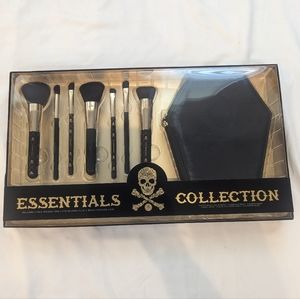 Coffin case and makeup brushes